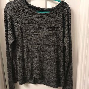Long sleeve gray f21 top
